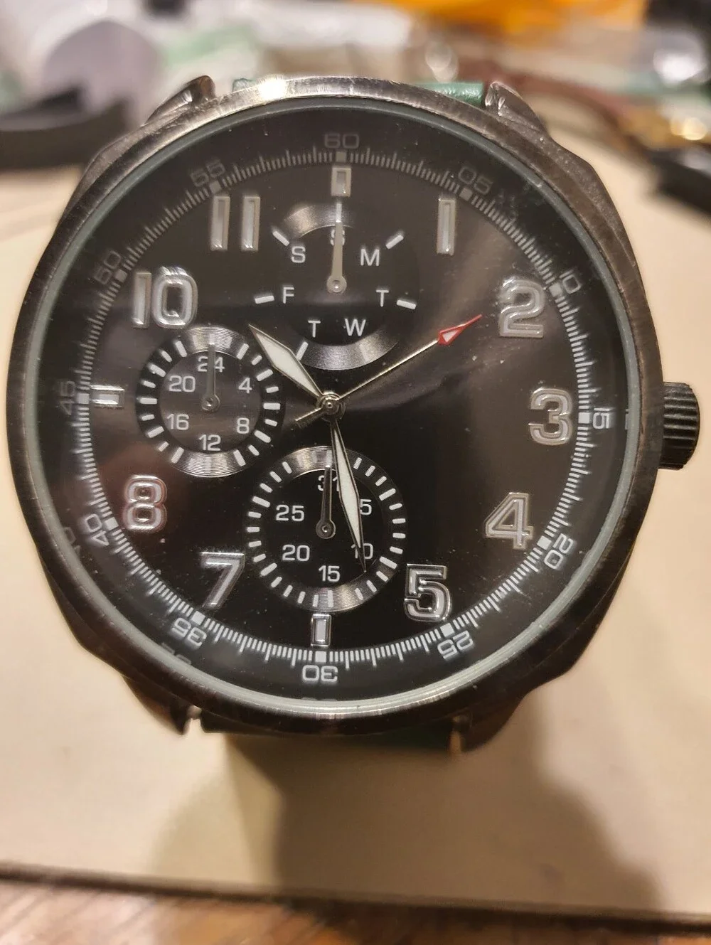 10/$20 FMDMO131 Black/Green Leather Men's Watch